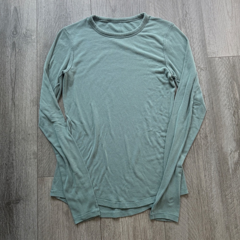 Lululemon Ribbed Long Sleeve Shirt Womens Sage Green Crewneck Cuff Logo size 4